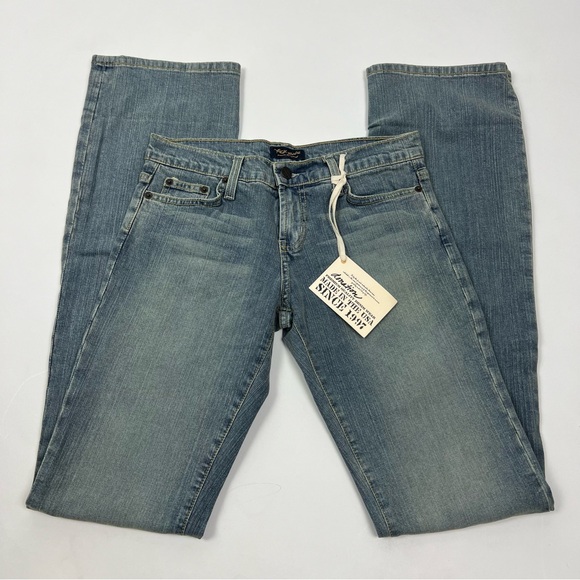 Truck Jeans NWT Straight Leg Jeans Medium Dirty Wash Size 7 - Picture 1 of 4